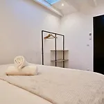 Renovated Two-bedroom Loft Veranda Tourcoing