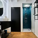 Renovated Two-bedroom Loft Veranda *
