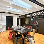 Renovated Two-bedroom Loft Veranda *