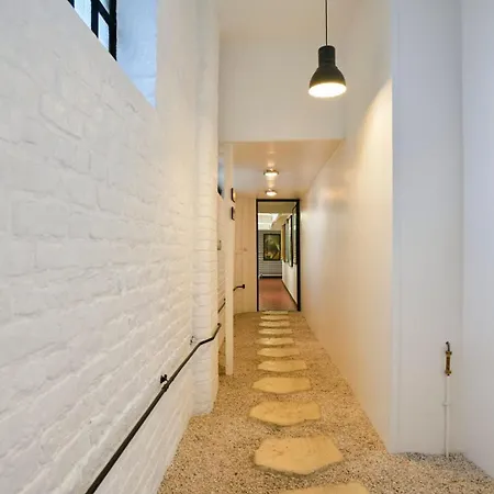 דירה Renovated Two-bedroom Loft Veranda טורקואן