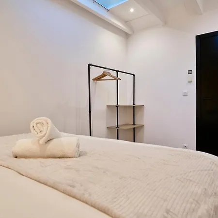 Renovated Two-bedroom Loft Veranda 투르쿠앵