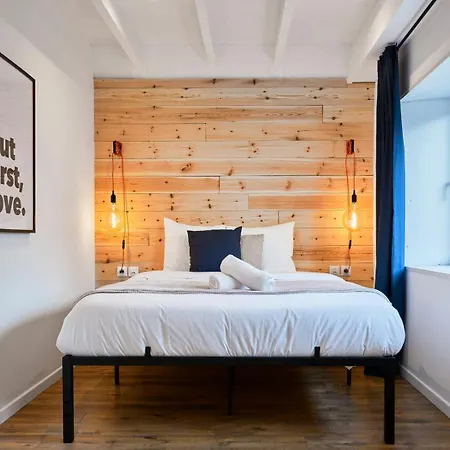 Apartment Renovated Two-bedroom Loft Veranda