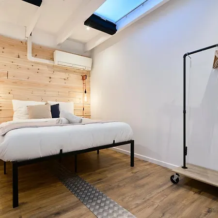 Apartment Renovated Two-bedroom Loft Veranda
