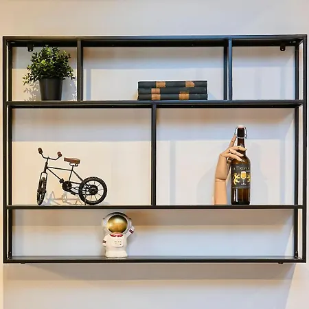 דירה Renovated Two-bedroom Loft Veranda *