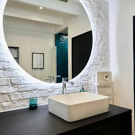 Renovated Two-bedroom Loft Veranda 아파트