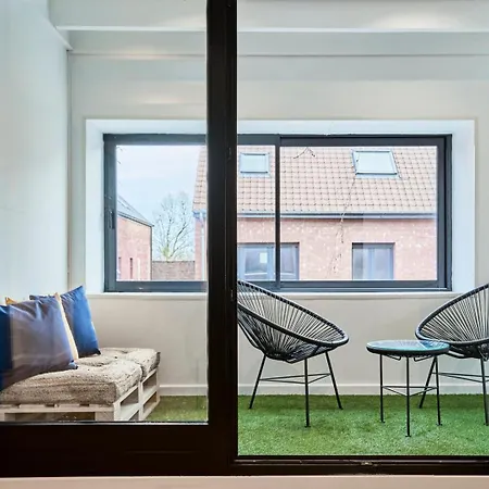 דירה Renovated Two-bedroom Loft Veranda *