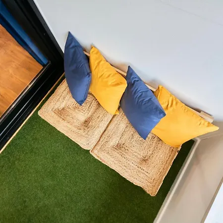 Renovated Two-bedroom Loft Veranda *