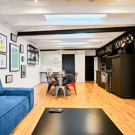 Renovated Two-bedroom Loft Veranda Tourcoing