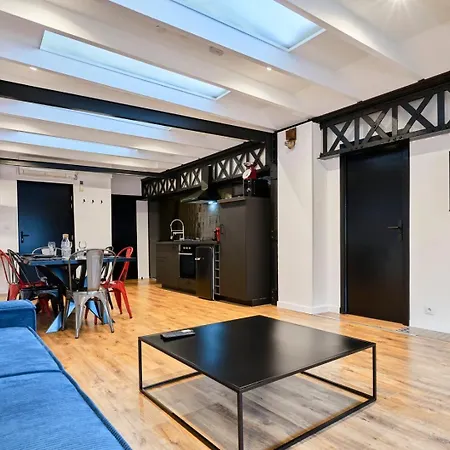Renovated Two-bedroom Loft Veranda