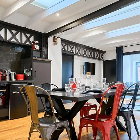 Renovated Two-bedroom Loft Veranda