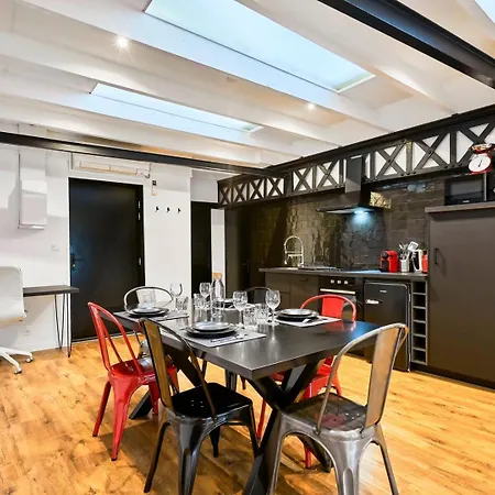 Renovated Two-bedroom Loft Veranda *