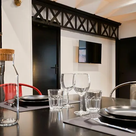 Renovated Two-bedroom Loft Veranda