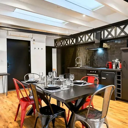 Renovated Two-bedroom Loft Veranda *