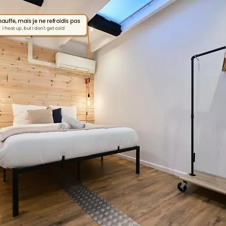 Renovated Two-bedroom Loft Veranda Apartament *